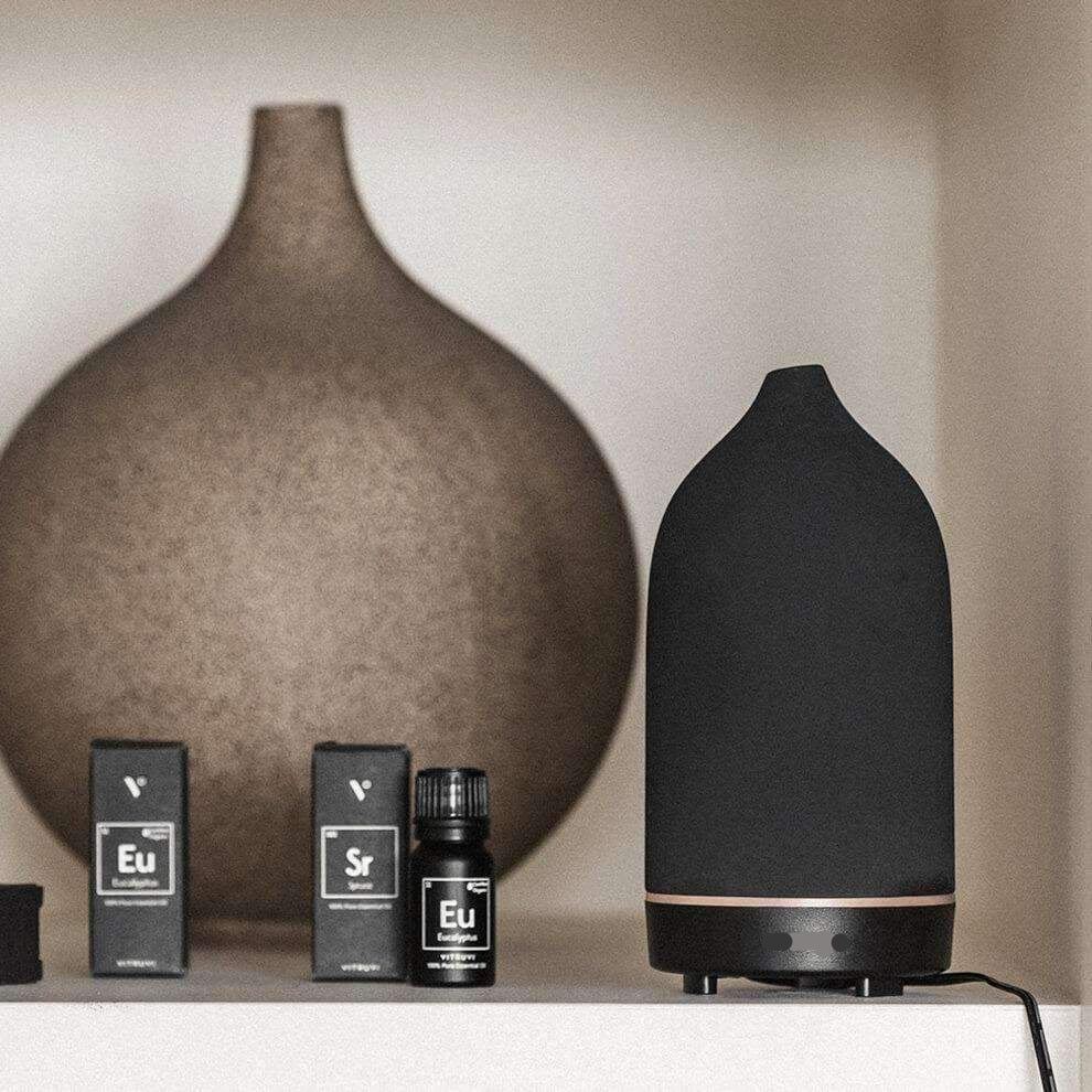 https://cdn.shopify.com/s/files/1/0211/7300/products/essential-oil-diffuser-boston-general-store-5906656.jpg?v=1760390461